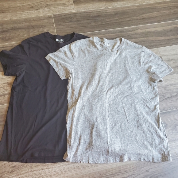 2 basic tees for/25 - Picture 2 of 4